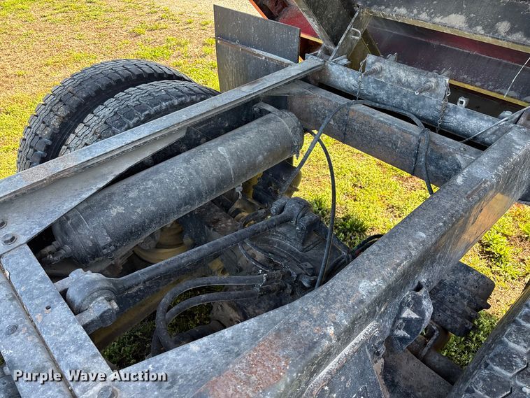 image for item FG0234 1990 GMC C7 grain truck