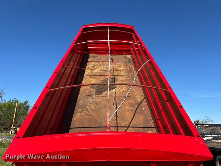 image for item FG0234 1990 GMC C7 grain truck