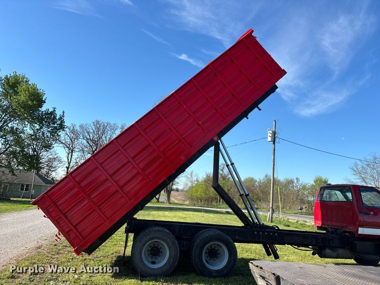 image for item FG0234 1990 GMC C7 grain truck