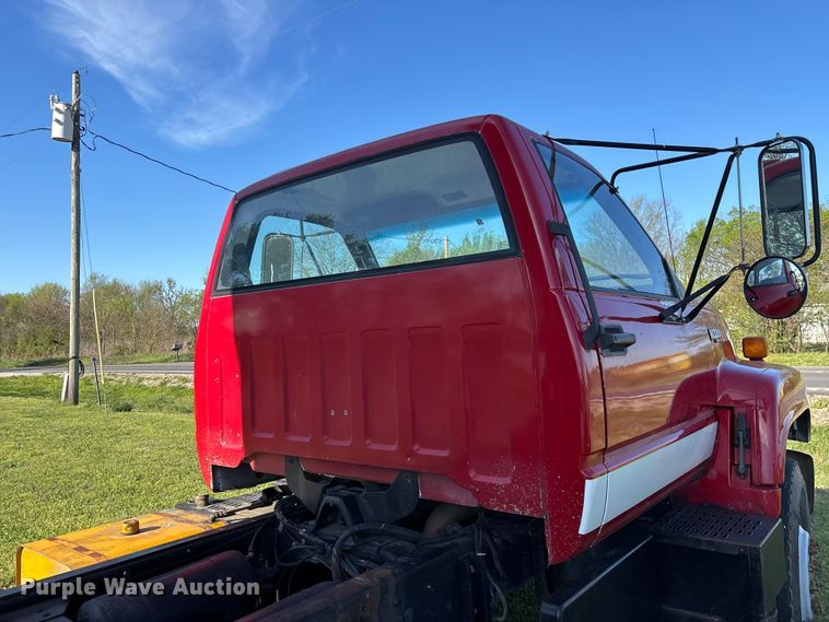 image for item FG0234 1990 GMC C7 grain truck