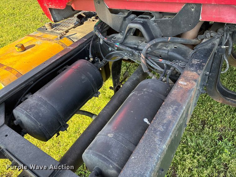 image for item FG0234 1990 GMC C7 grain truck