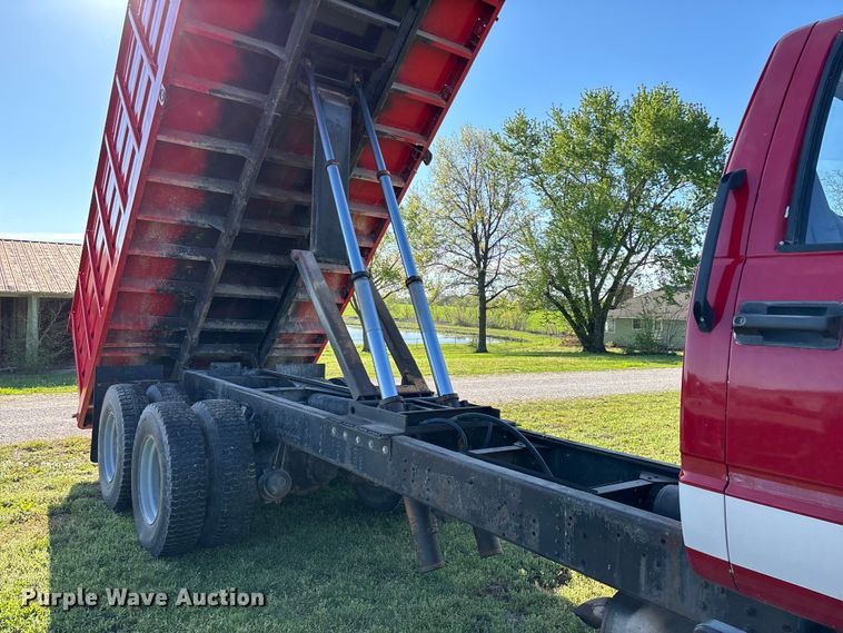 image for item FG0234 1990 GMC C7 grain truck