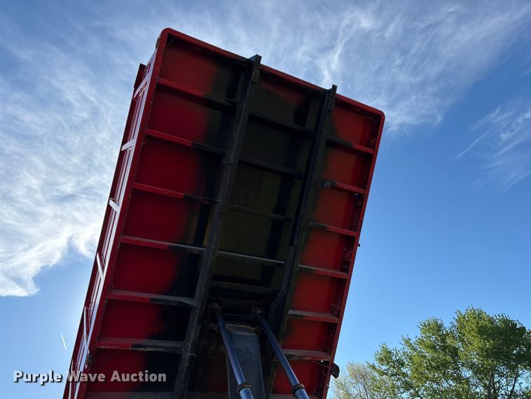 image for item FG0234 1990 GMC C7 grain truck