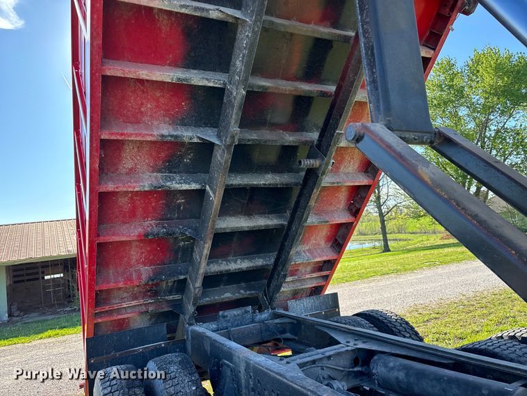 image for item FG0234 1990 GMC C7 grain truck