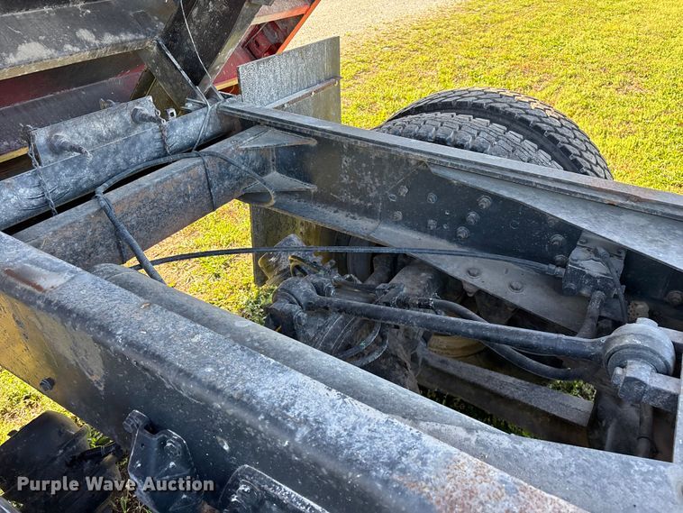 image for item FG0234 1990 GMC C7 grain truck