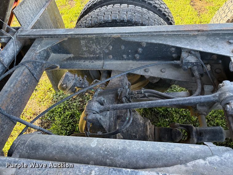 image for item FG0234 1990 GMC C7 grain truck