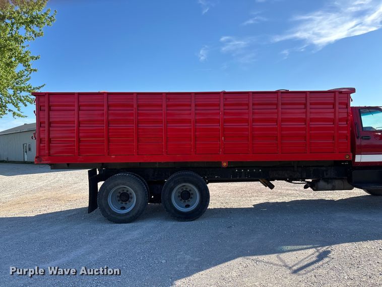 image for item FG0234 1990 GMC C7 grain truck