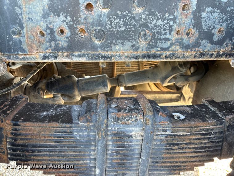 image for item FG0234 1990 GMC C7 grain truck