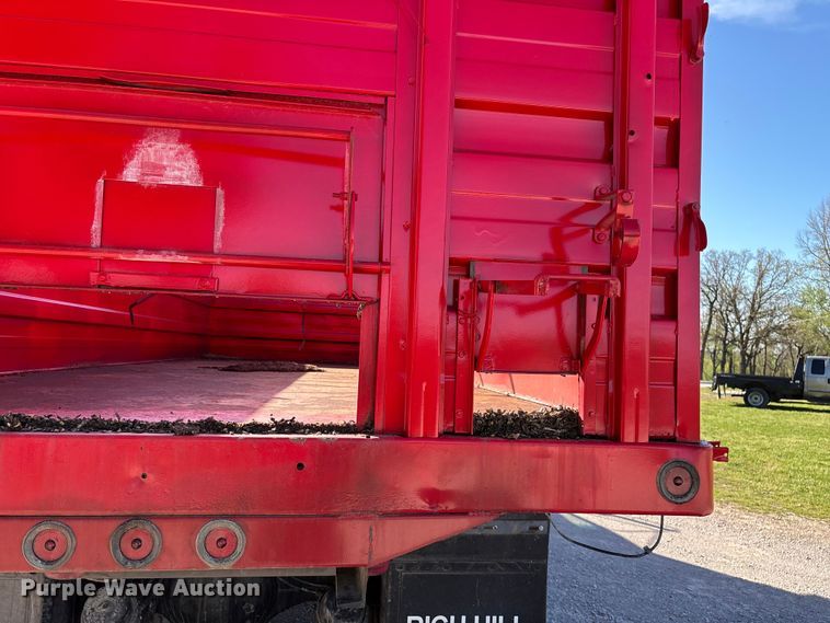 image for item FG0234 1990 GMC C7 grain truck