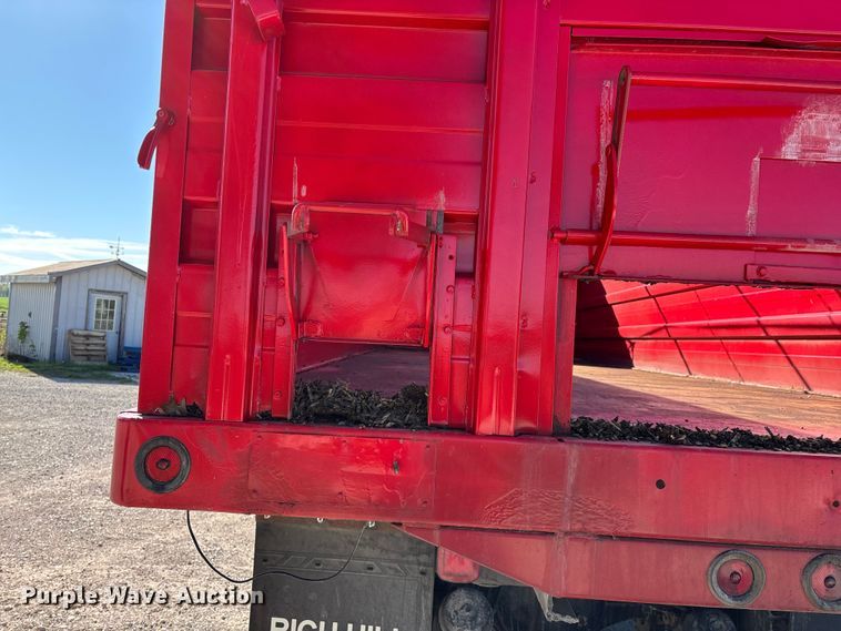 image for item FG0234 1990 GMC C7 grain truck