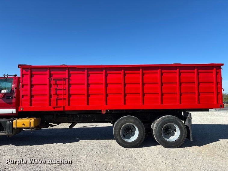 image for item FG0234 1990 GMC C7 grain truck