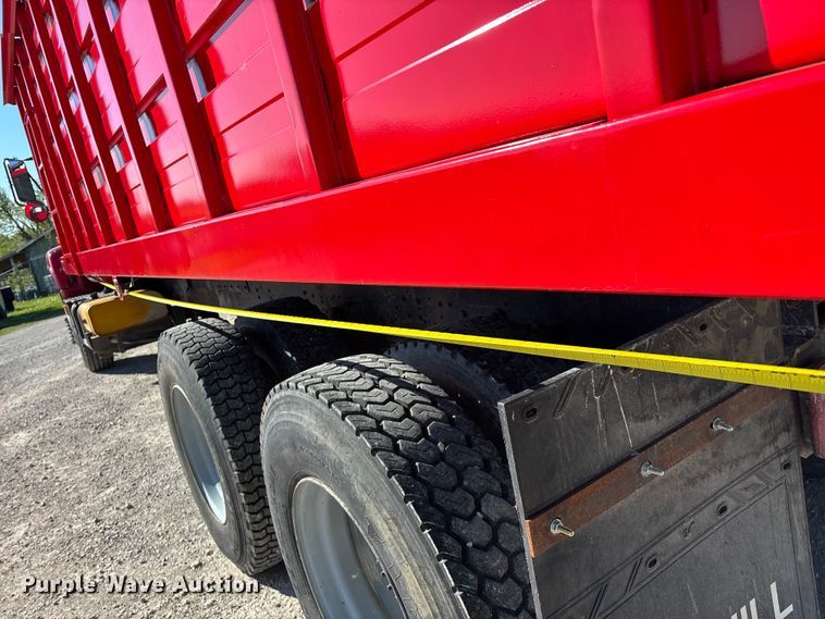 image for item FG0234 1990 GMC C7 grain truck