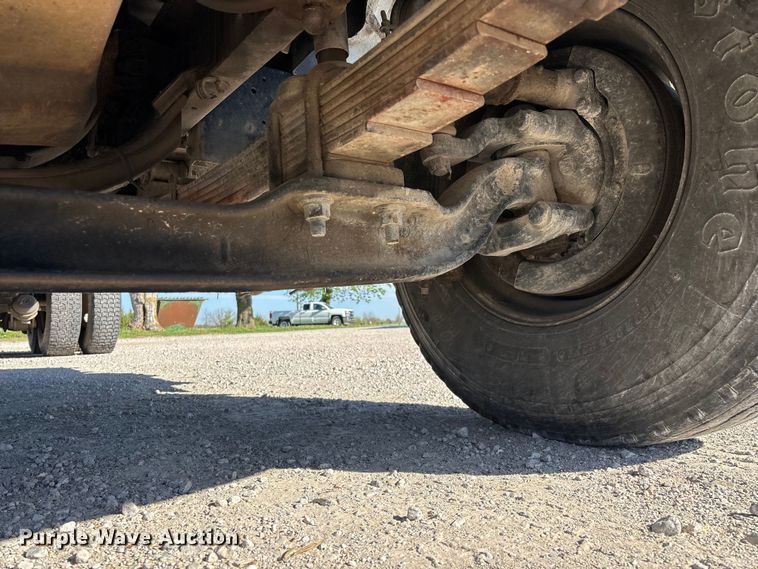 image for item FG0234 1990 GMC C7 grain truck