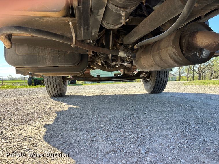 image for item FG0234 1990 GMC C7 grain truck