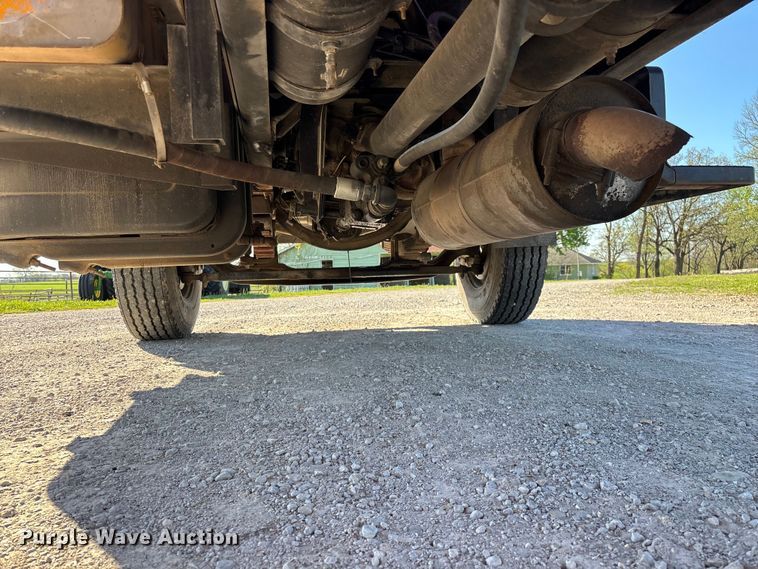 image for item FG0234 1990 GMC C7 grain truck