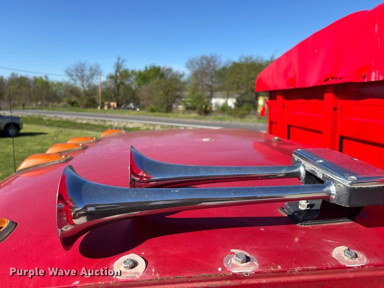 image for item FG0234 1990 GMC C7 grain truck