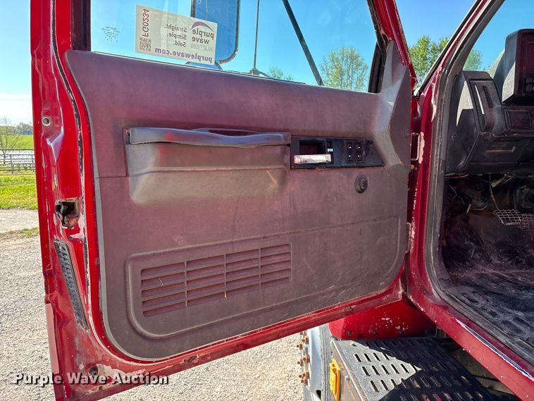 image for item FG0234 1990 GMC C7 grain truck