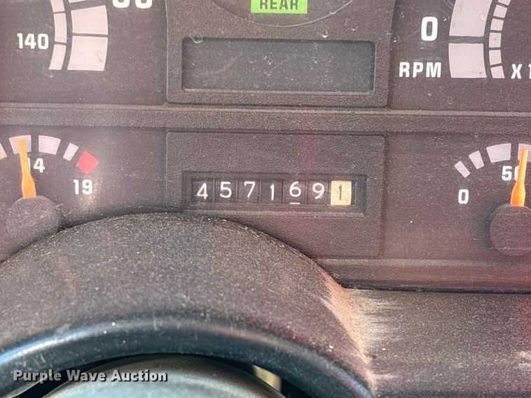 image for item FG0234 1990 GMC C7 grain truck