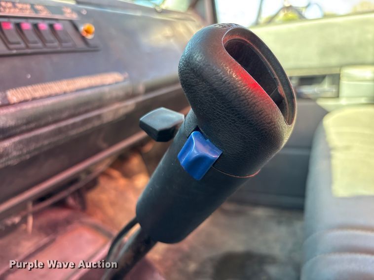 image for item FG0234 1990 GMC C7 grain truck