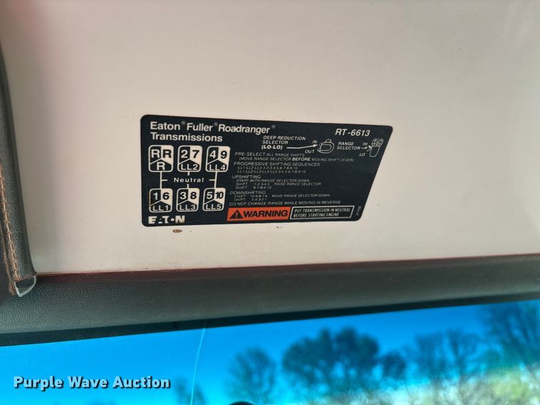 image for item FG0234 1990 GMC C7 grain truck