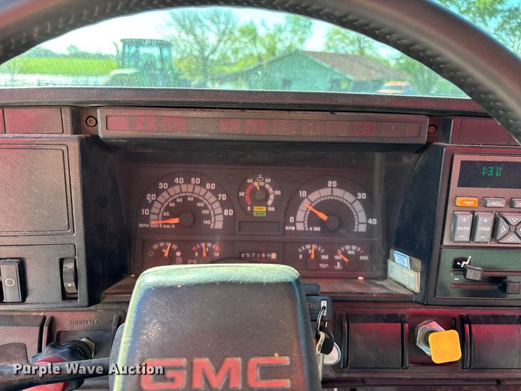 image for item FG0234 1990 GMC C7 grain truck