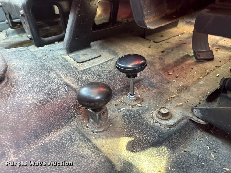 image for item FG0234 1990 GMC C7 grain truck