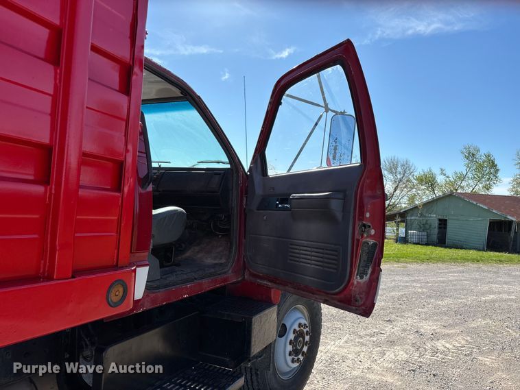 image for item FG0234 1990 GMC C7 grain truck