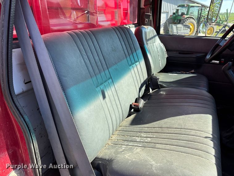 image for item FG0234 1990 GMC C7 grain truck