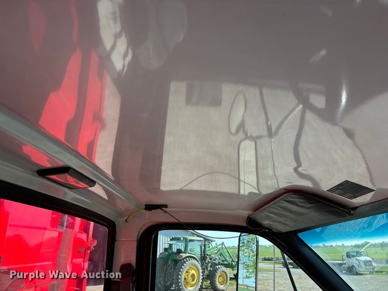 image for item FG0234 1990 GMC C7 grain truck