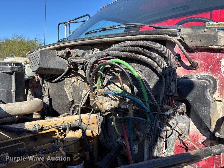 image for item FG0234 1990 GMC C7 grain truck