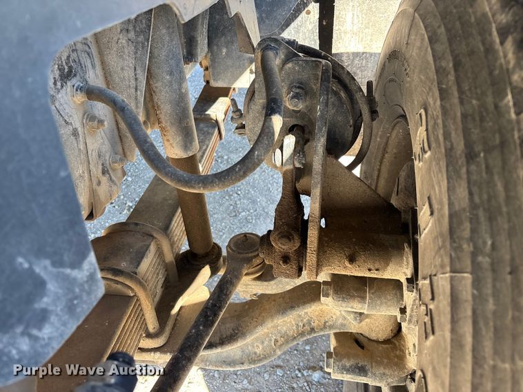 image for item FG0234 1990 GMC C7 grain truck