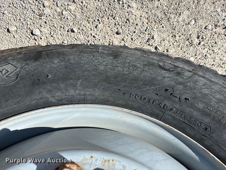 image for item FG0234 1990 GMC C7 grain truck