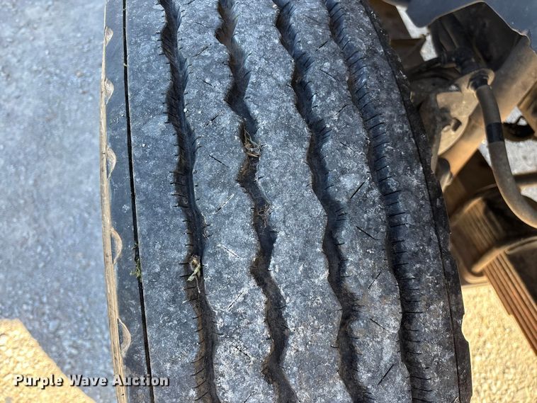 image for item FG0234 1990 GMC C7 grain truck