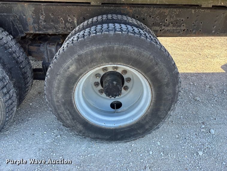 image for item FG0234 1990 GMC C7 grain truck