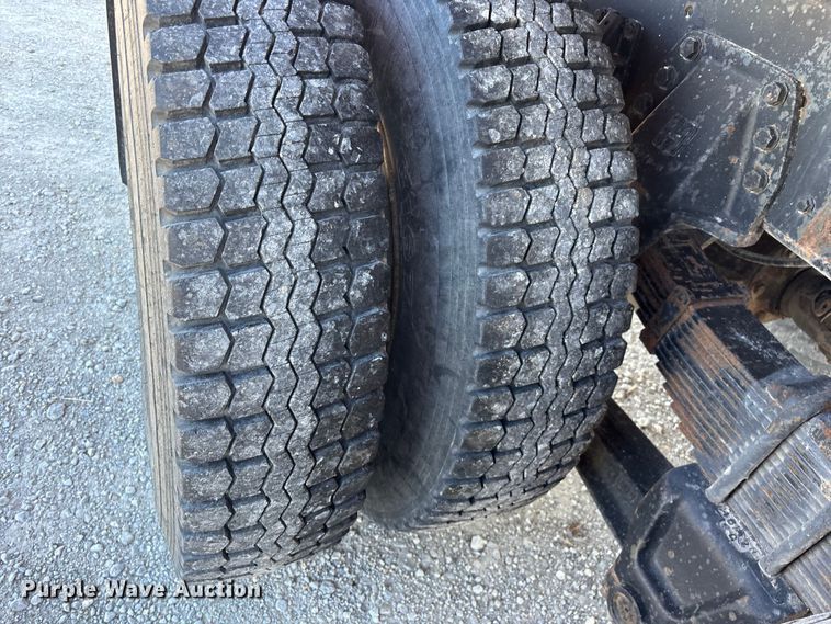 image for item FG0234 1990 GMC C7 grain truck