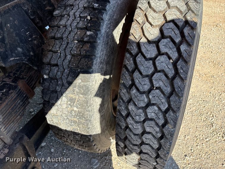 image for item FG0234 1990 GMC C7 grain truck