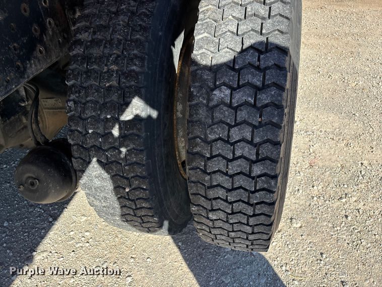 image for item FG0234 1990 GMC C7 grain truck