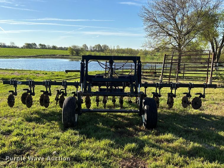 image for item FG0235 Tye 304-413 no-till drill caddy