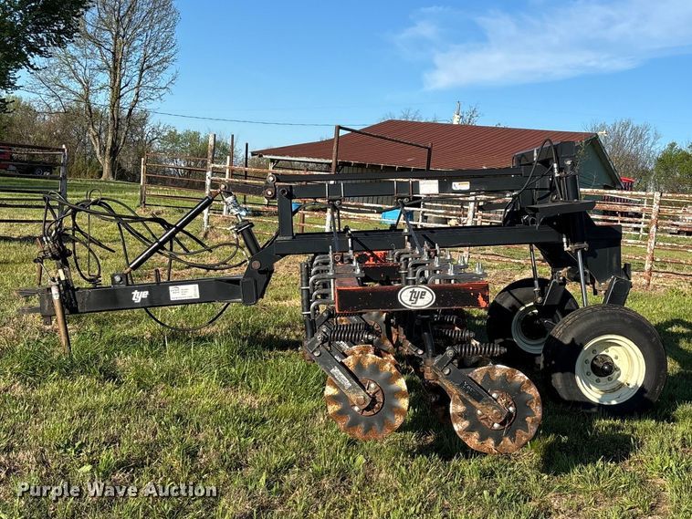 image for item FG0235 Tye 304-413 no-till drill caddy