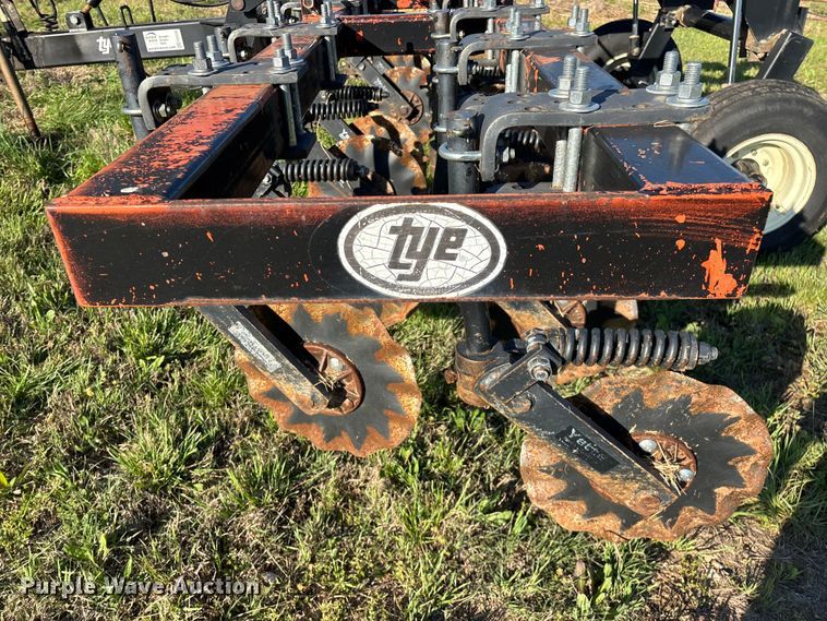 image for item FG0235 Tye 304-413 no-till drill caddy