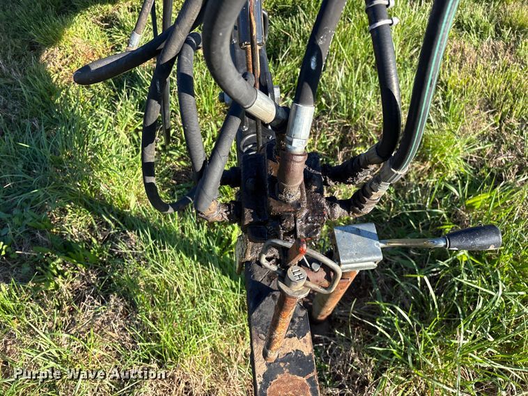 image for item FG0235 Tye 304-413 no-till drill caddy