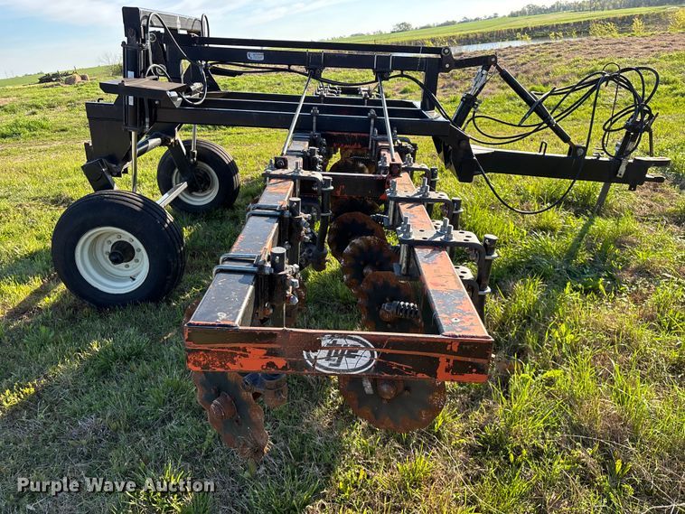 image for item FG0235 Tye 304-413 no-till drill caddy