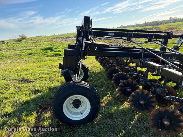 image for item FG0235 Tye 304-413 no-till drill caddy