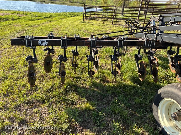 image for item FG0235 Tye 304-413 no-till drill caddy