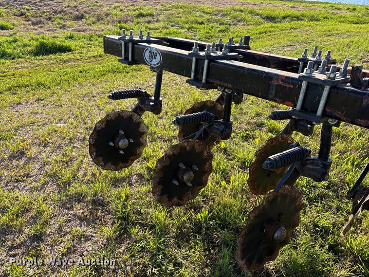 image for item FG0235 Tye 304-413 no-till drill caddy