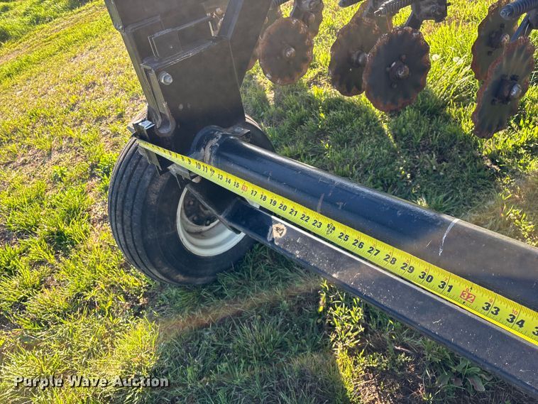 image for item FG0235 Tye 304-413 no-till drill caddy