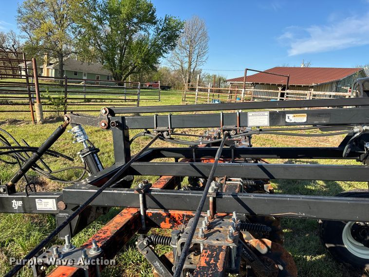 image for item FG0235 Tye 304-413 no-till drill caddy