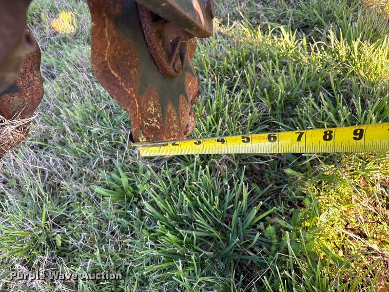 image for item FG0235 Tye 304-413 no-till drill caddy