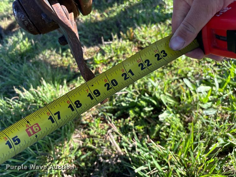 image for item FG0235 Tye 304-413 no-till drill caddy