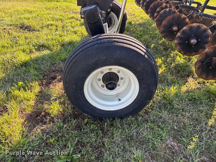 image for item FG0235 Tye 304-413 no-till drill caddy